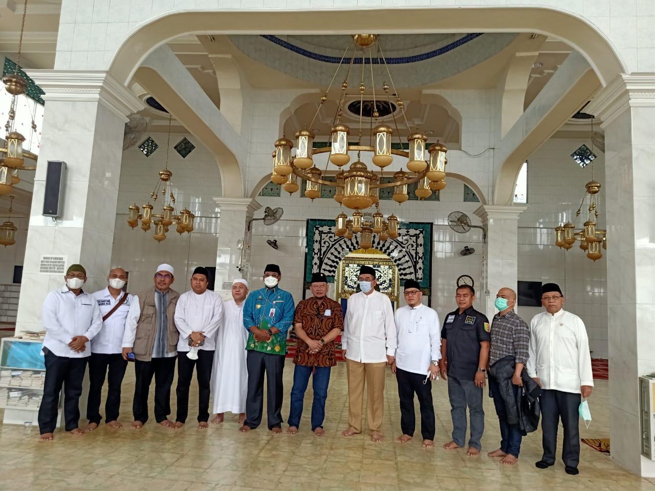 Ketua DPD RI, La Nyalla Mahmud Mattalitti Ziarah ke Makam 2 Tokoh Agama besar di Kalsel